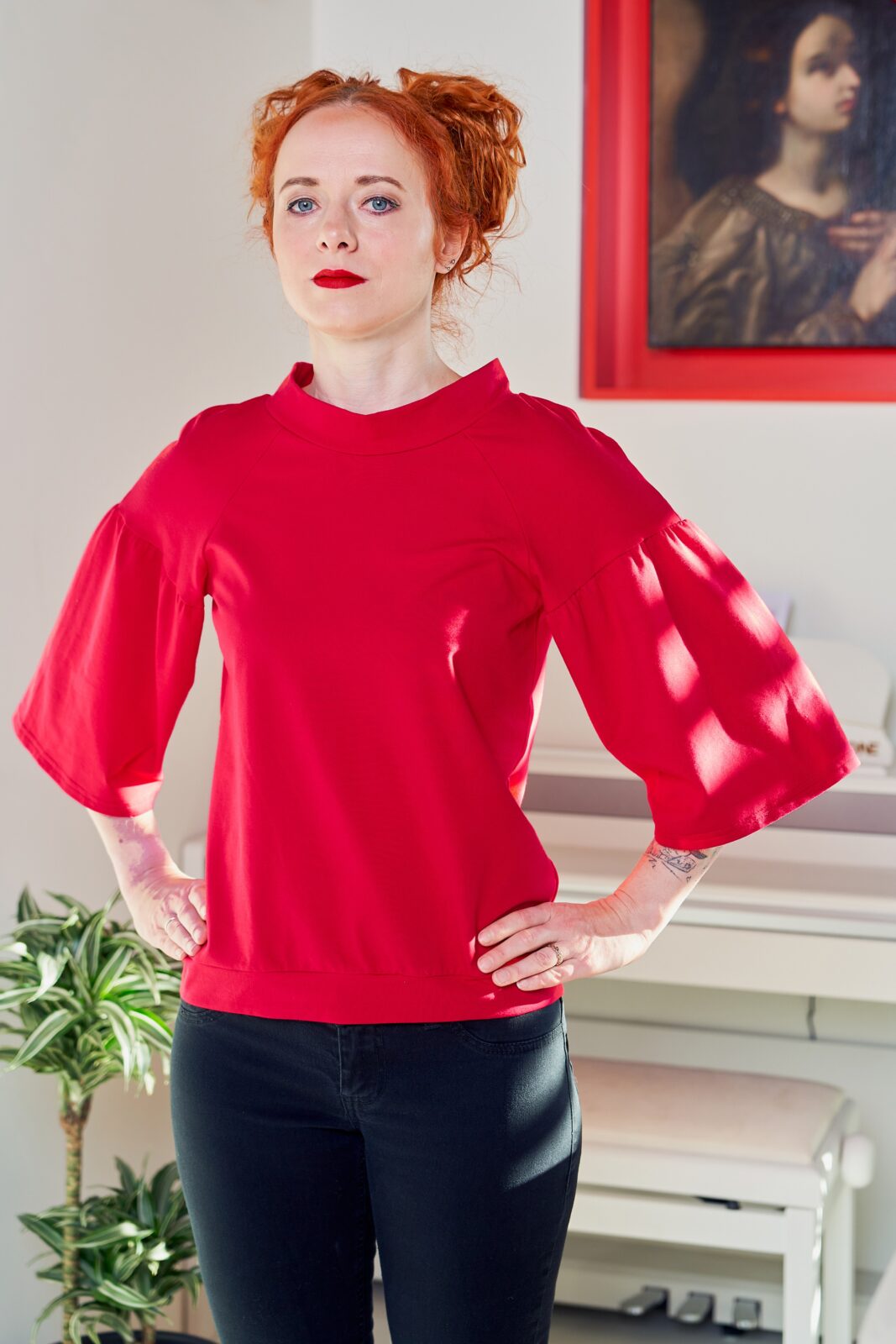 Červené triko s řasenými rukávy - TATE Wear Červené triko s řasenými rukávy - TATE Wear