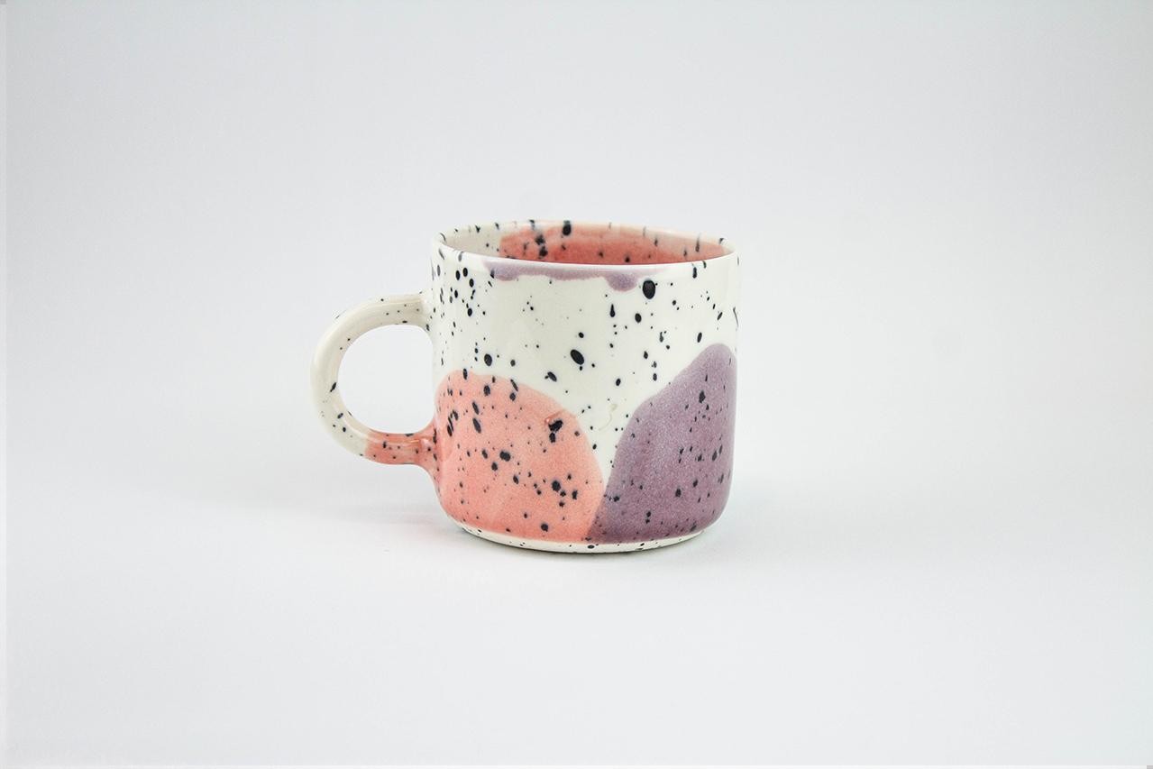 Porcelánový hrnek Aquarelle M - fialová/růžová - Mindset Porcelánový hrnek Aquarelle M - fialová/růžová - Mindset