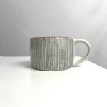 Červený hrnek porcelánový Čáry 120 ml – Darouge