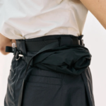 Mini Croissant clutch – taštička, černá – SEGRA.SEGRA